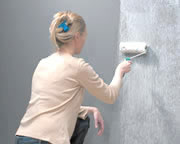 Apply the Metylan Special paste to the wall just like paint.